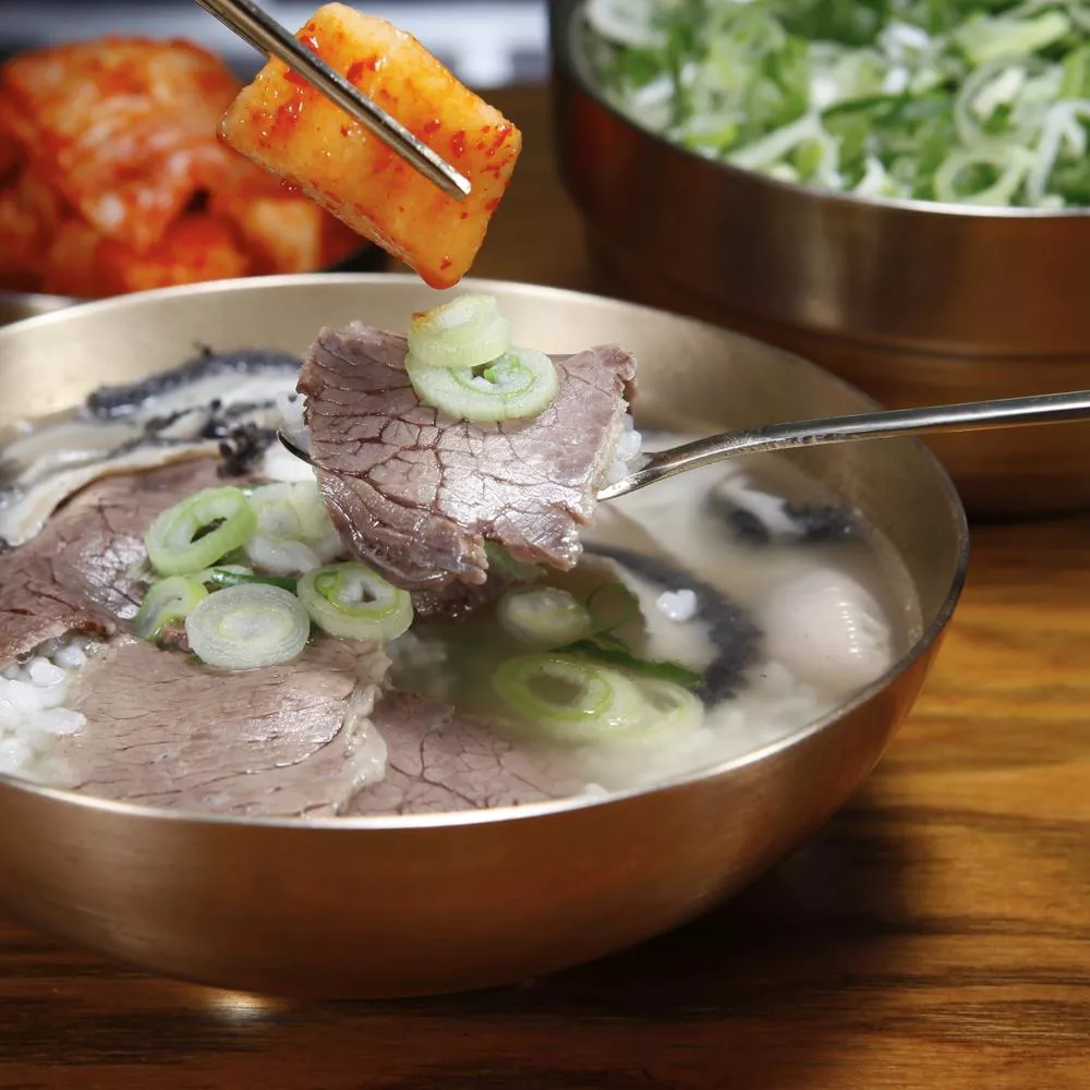 A bowl of beef gomtang at Hadongkwan