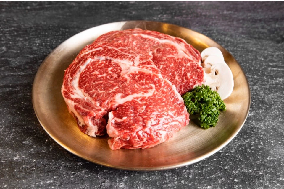 Hanwoo ribeye at Wangbijib Myeongdong Central